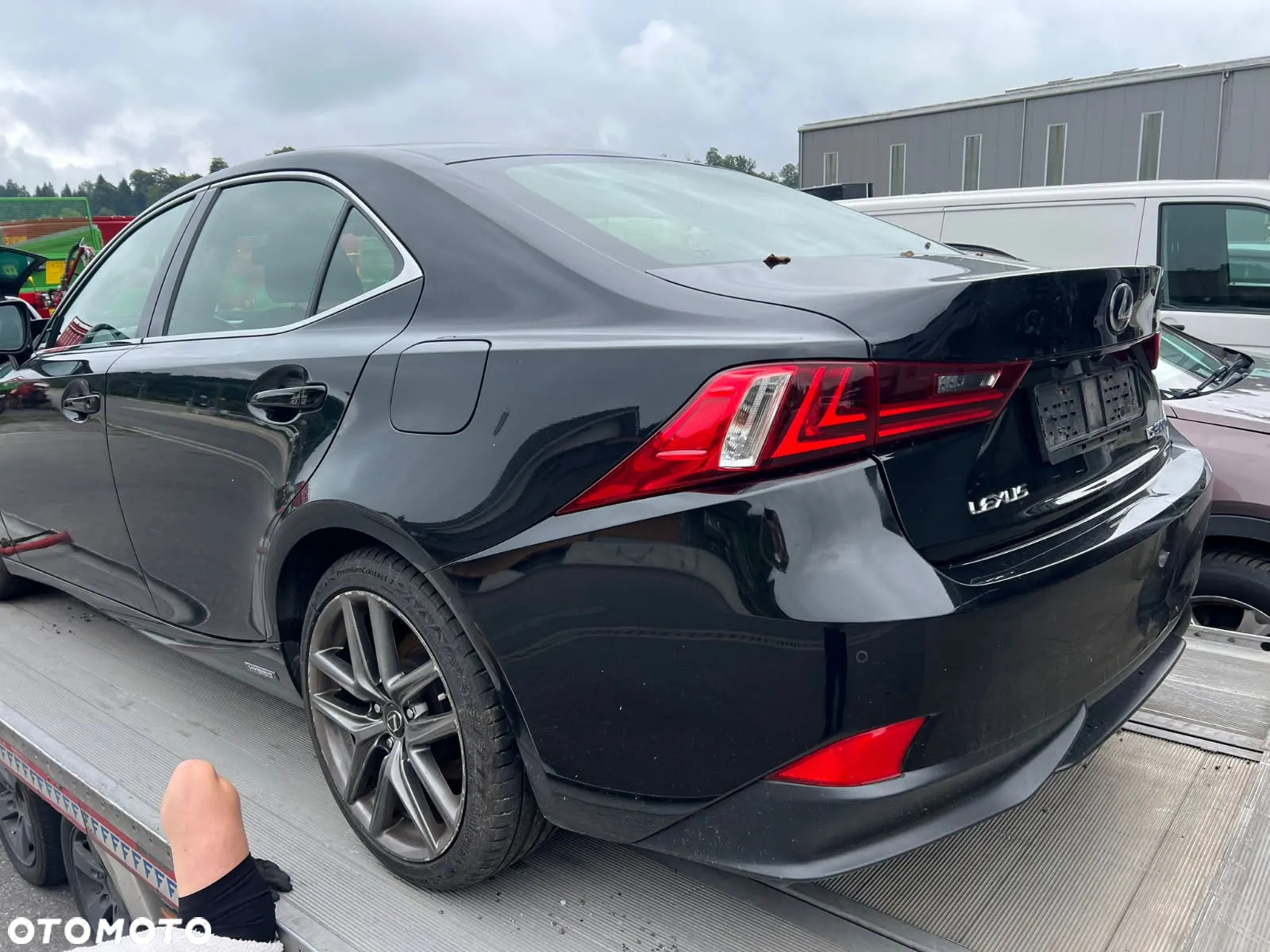 Lexus IS 300h F Sport - 9