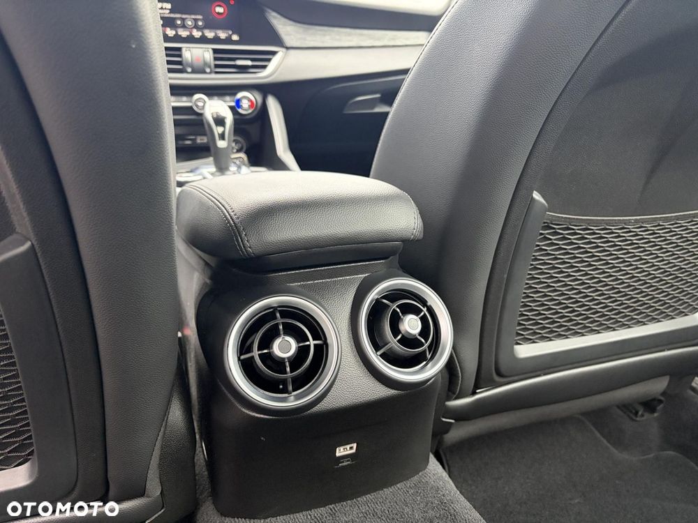 Alfa Romeo Giulia 2.0 Turbo Super Q4 - 16