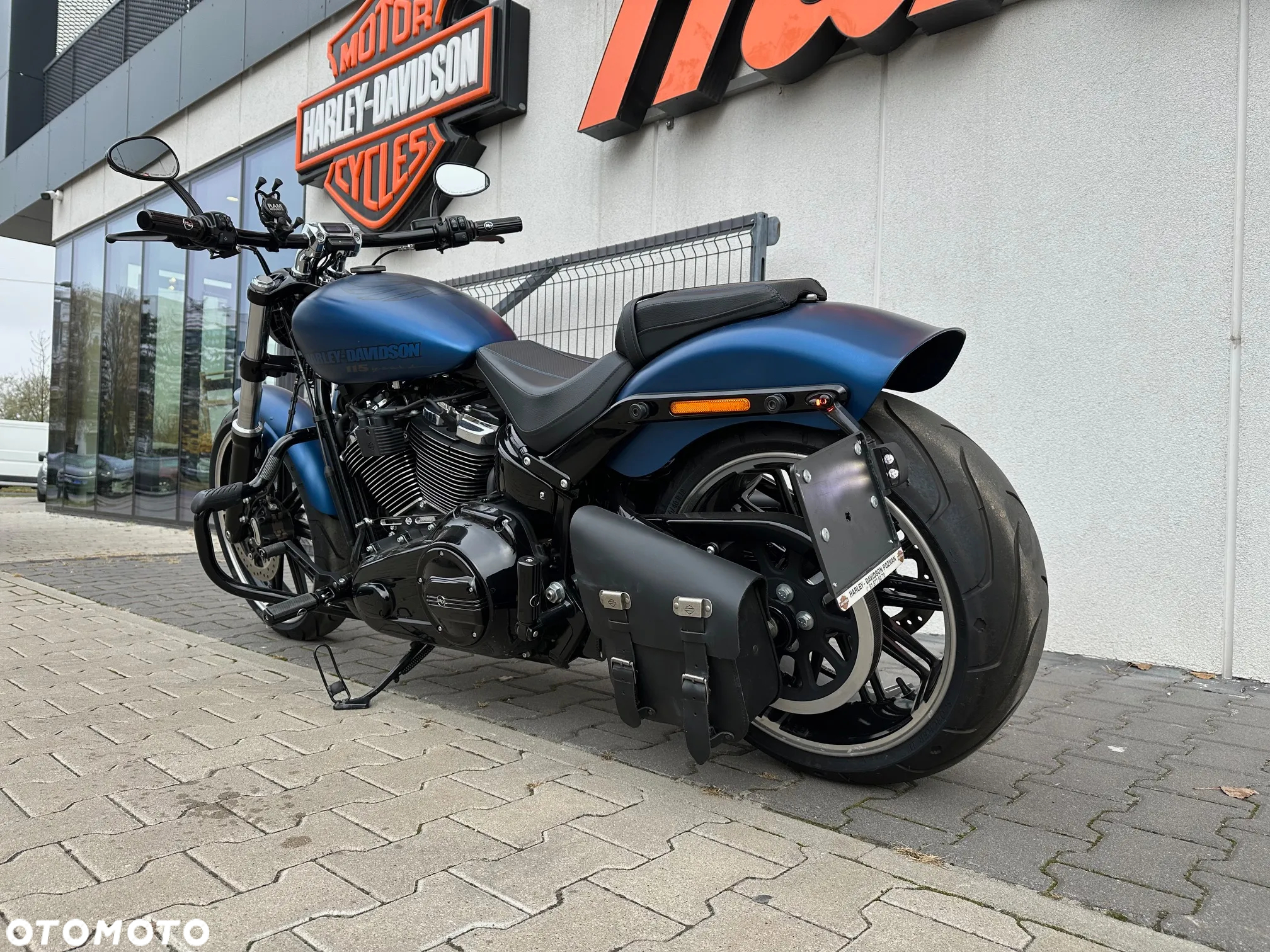 Harley-Davidson Softail Breakout - 10