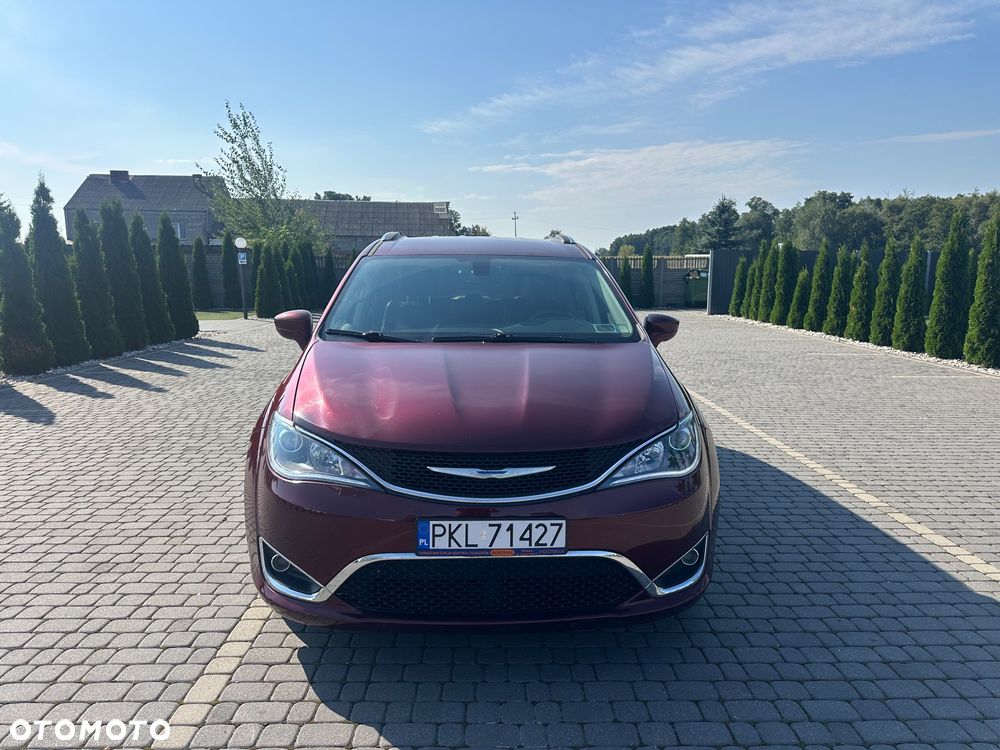 Chrysler Pacifica - 7