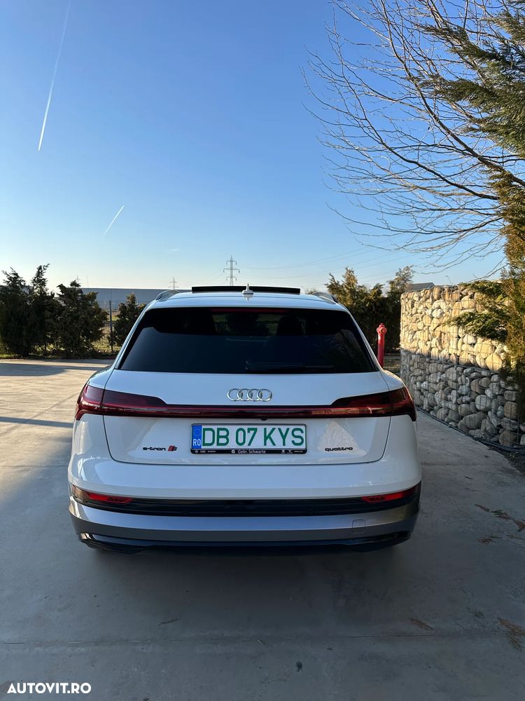 Audi e-tron 55 quattro advanced - 11
