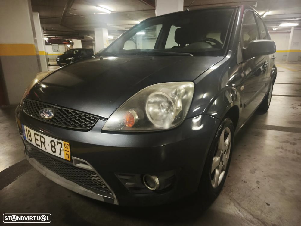 Ford Fiesta 1.25 Trend - 31