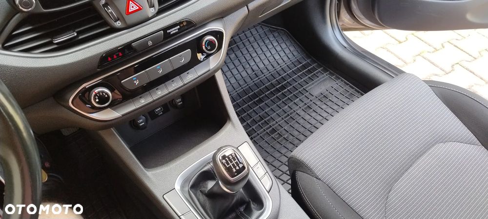 Hyundai i30 1.5 DPI Comfort - 26