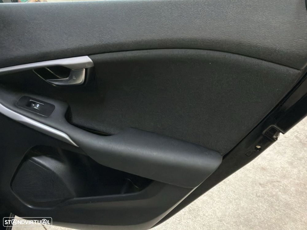 Volvo V40 2.0 D2 Kinetic - 23