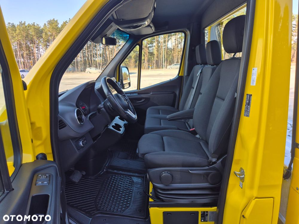 Mercedes-Benz Sprinter - 15