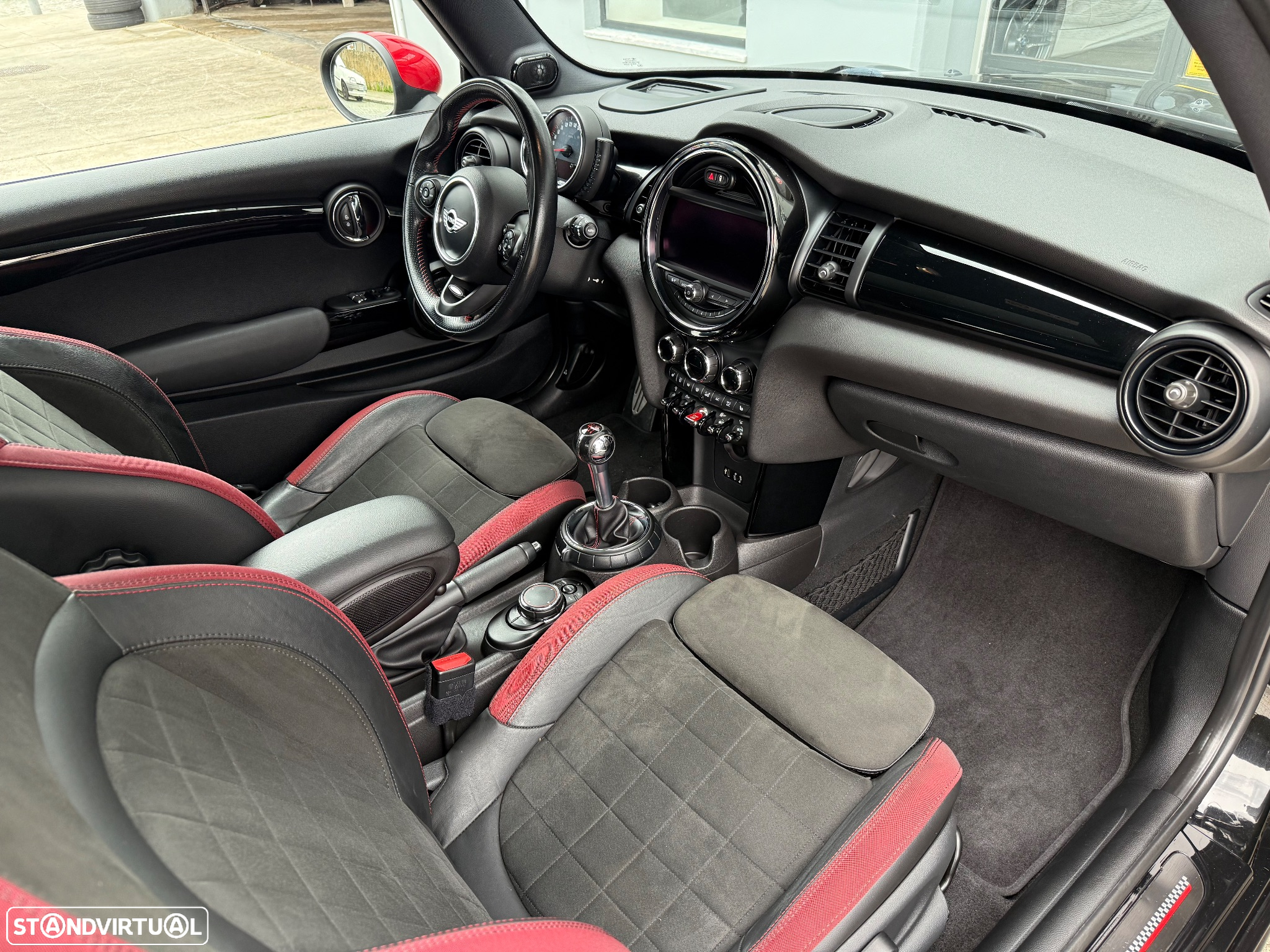 MINI 3 Portas John Cooper Works - 18