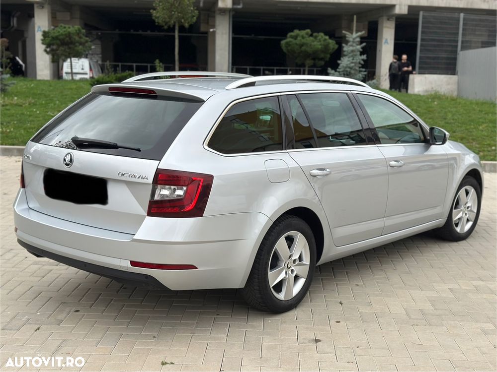 Skoda Octavia Combi Diesel 1.6 TDI DSG Style - 4