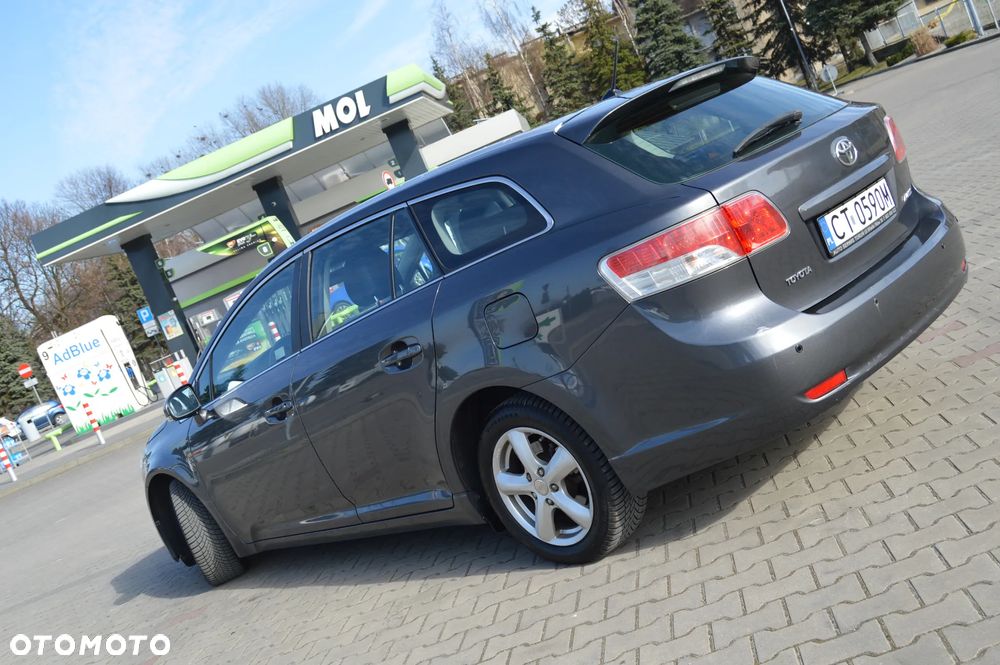 Toyota Avensis 2.0 D-4D Sol - 26