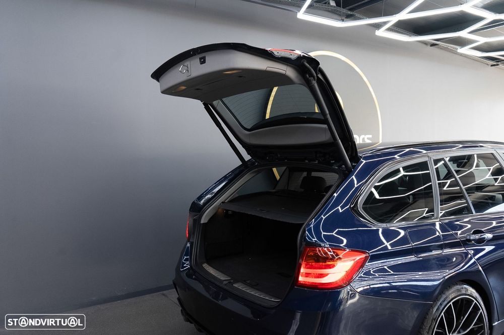 BMW 320 d Auto Pack M - 19