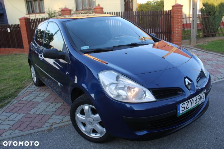 Renault Clio - 22