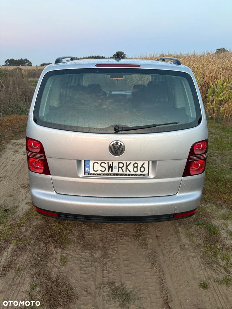 Volkswagen Touran 1.9 TDI Highline - 4