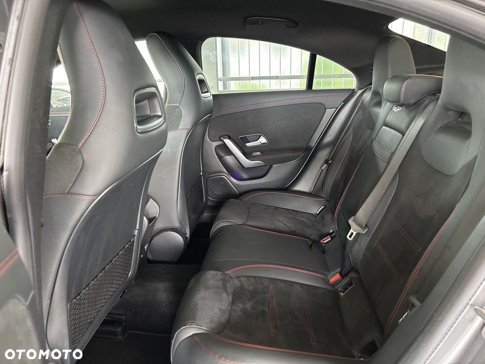 Mercedes-Benz CLA - 24