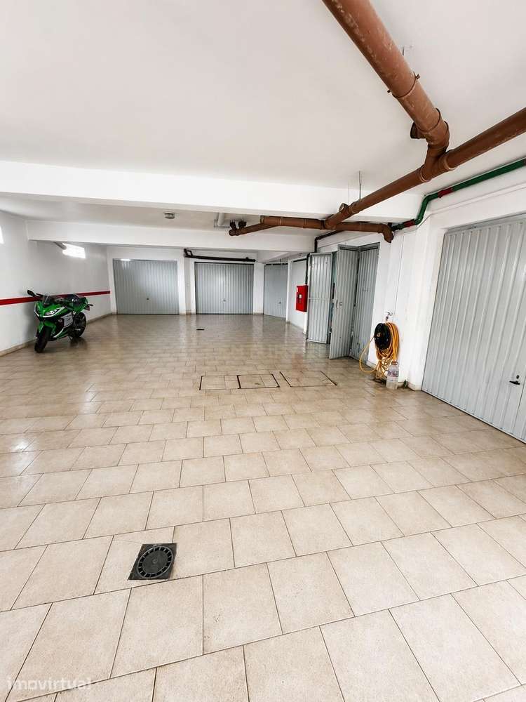 Garagem Fechada na Charneca da Caparica - Grande imagem: 4/7