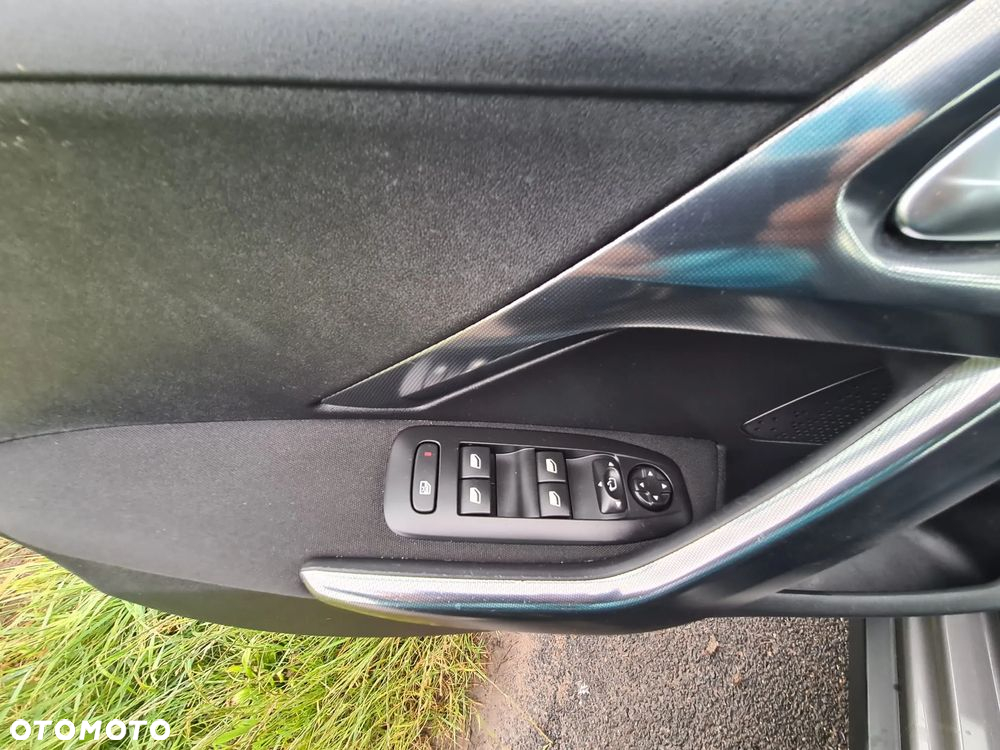 Peugeot 2008 PureTech 110 Stop&Start Allure - 17