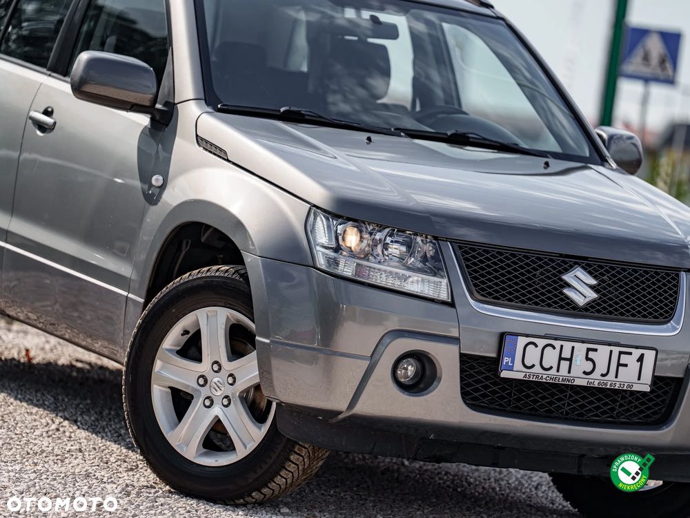 Suzuki Grand Vitara 2.0 Comfort + Family - 11