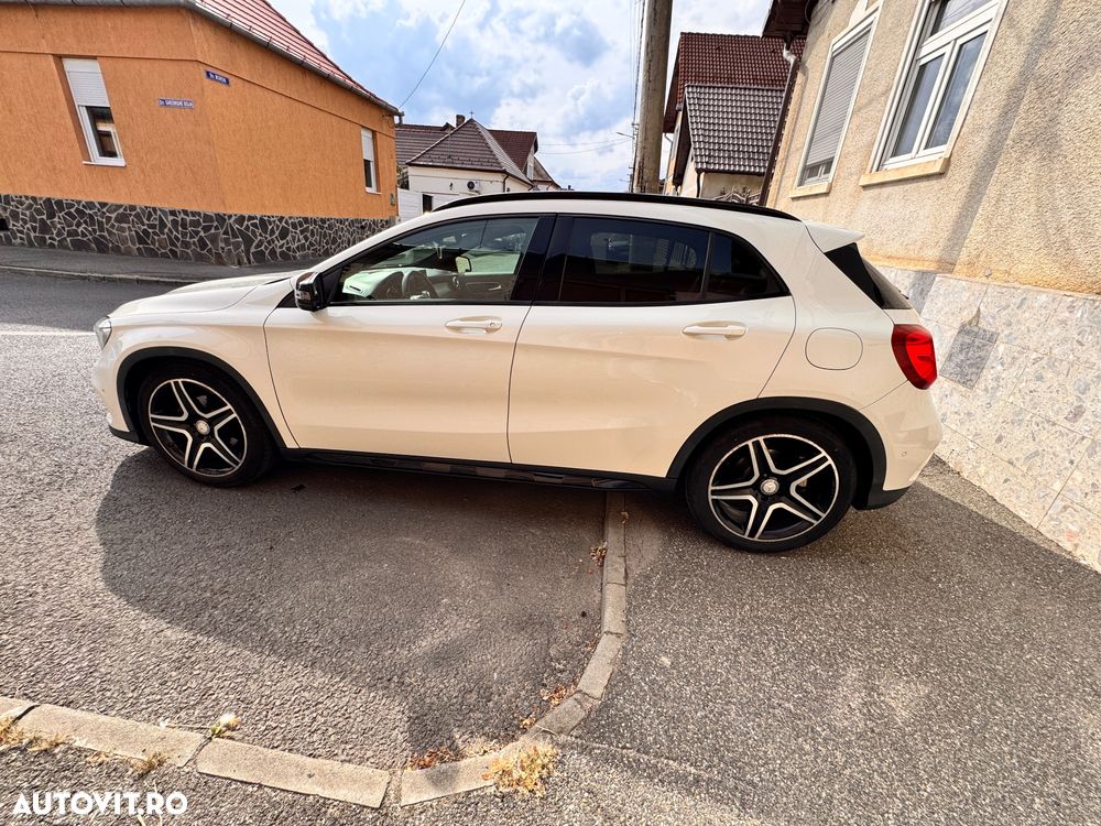 Mercedes-Benz GLA 200 d - 2