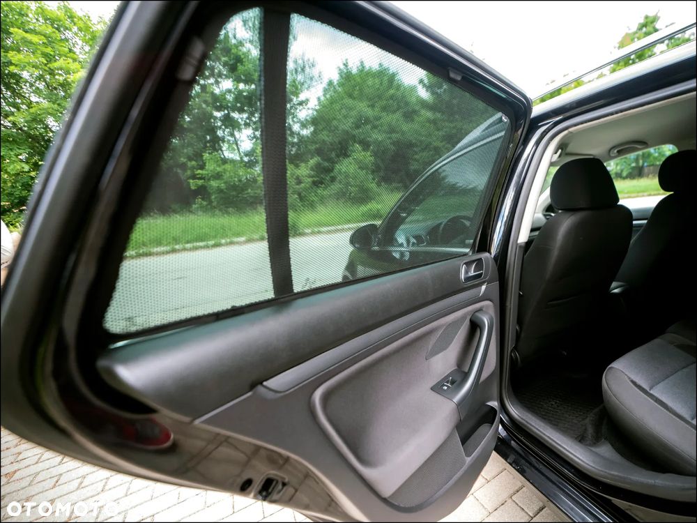 Volkswagen Golf - 33