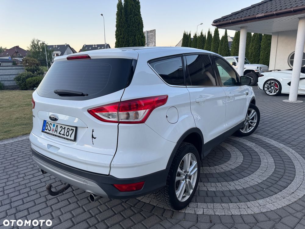 Ford Kuga 2.0 TDCi 2x4 Titanium - 6