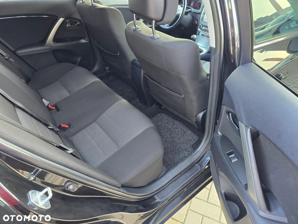Toyota Avensis - 10