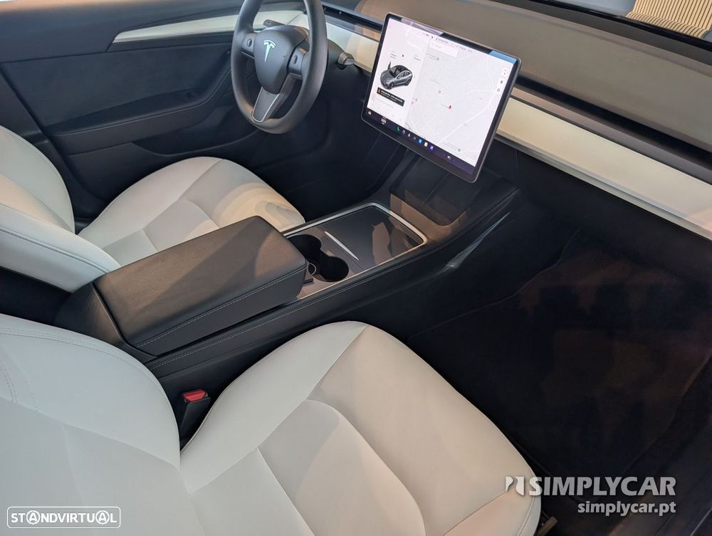 Tesla Model 3 - 9