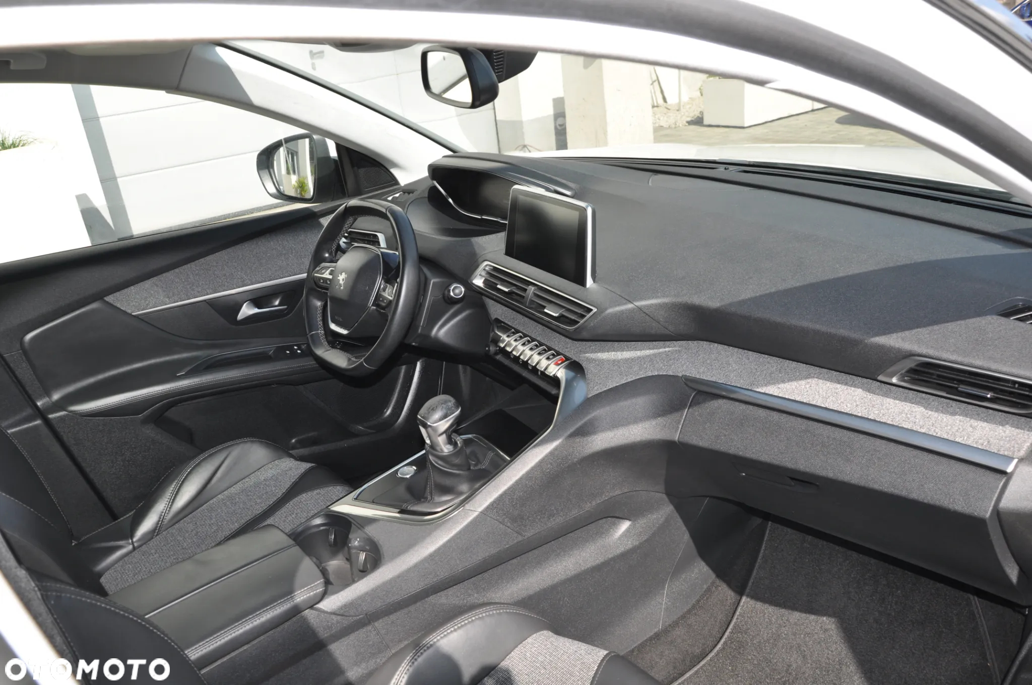 Peugeot 3008 1.5 BlueHDi Allure S&S - 16