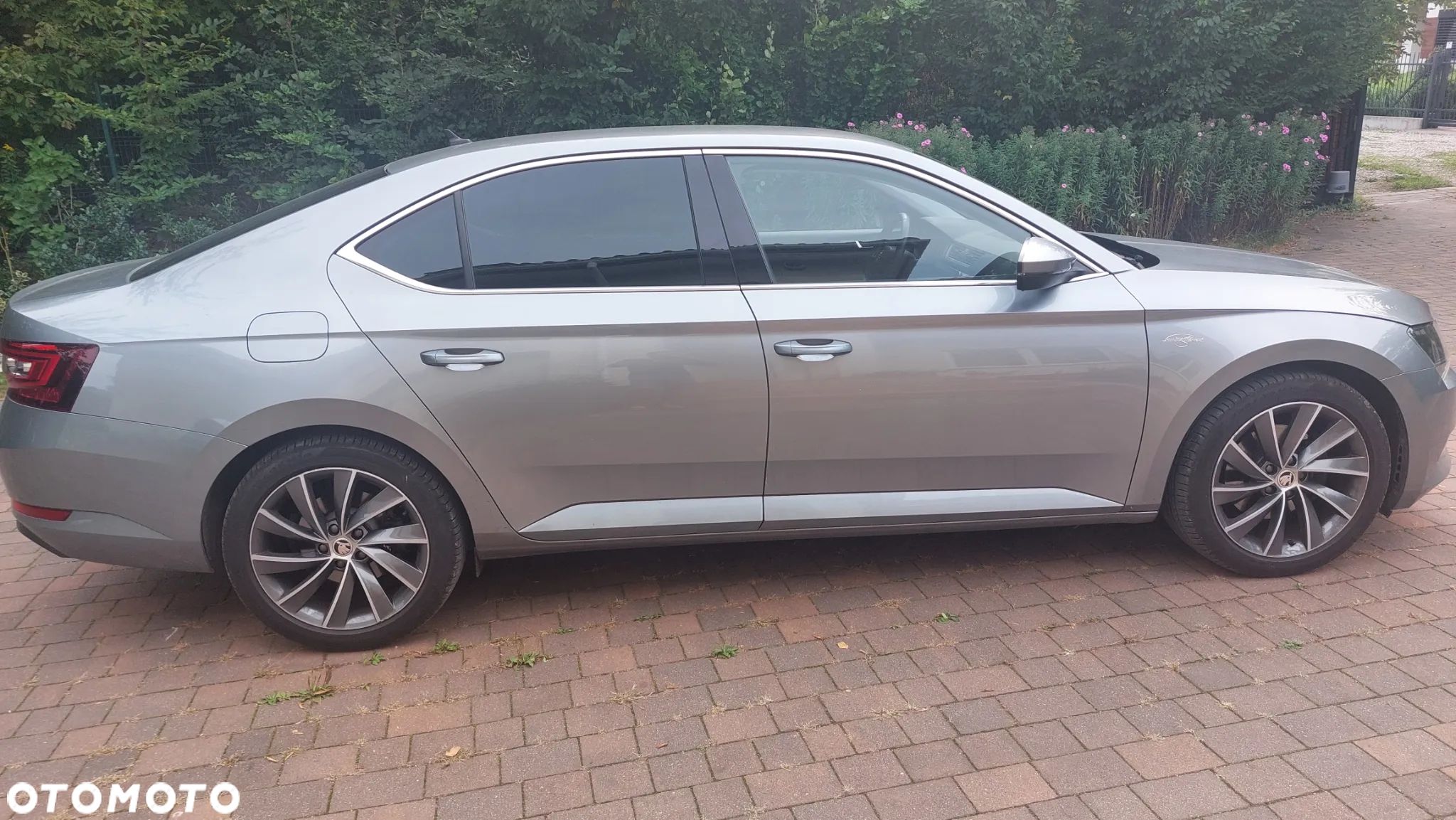 Skoda Superb 2.0 TDI SCR L&K DSG - 1