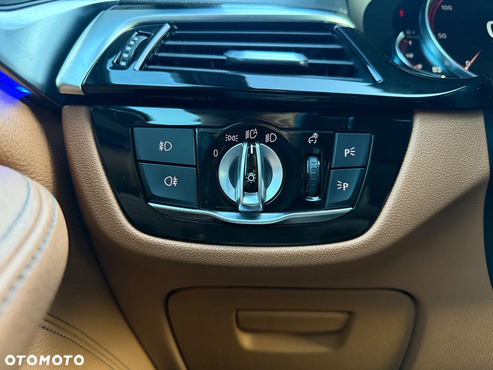 BMW Seria 5 520d M Sport sport - 24