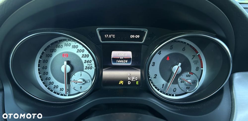 Mercedes-Benz GLA - 30