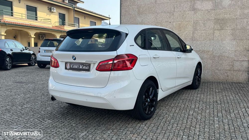 BMW 225xe Active Tourer - 8