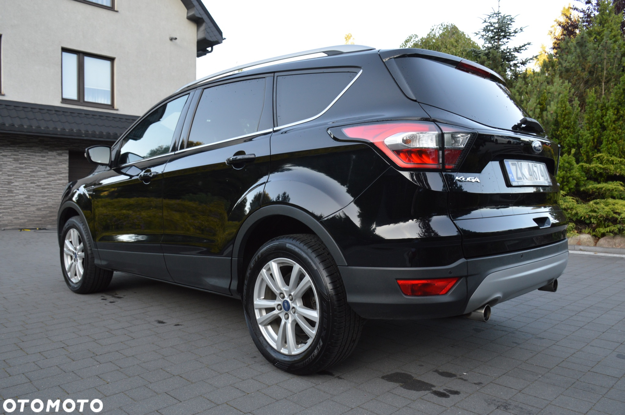Ford Kuga 1.5 EcoBoost 2x4 Black & Silver - 5