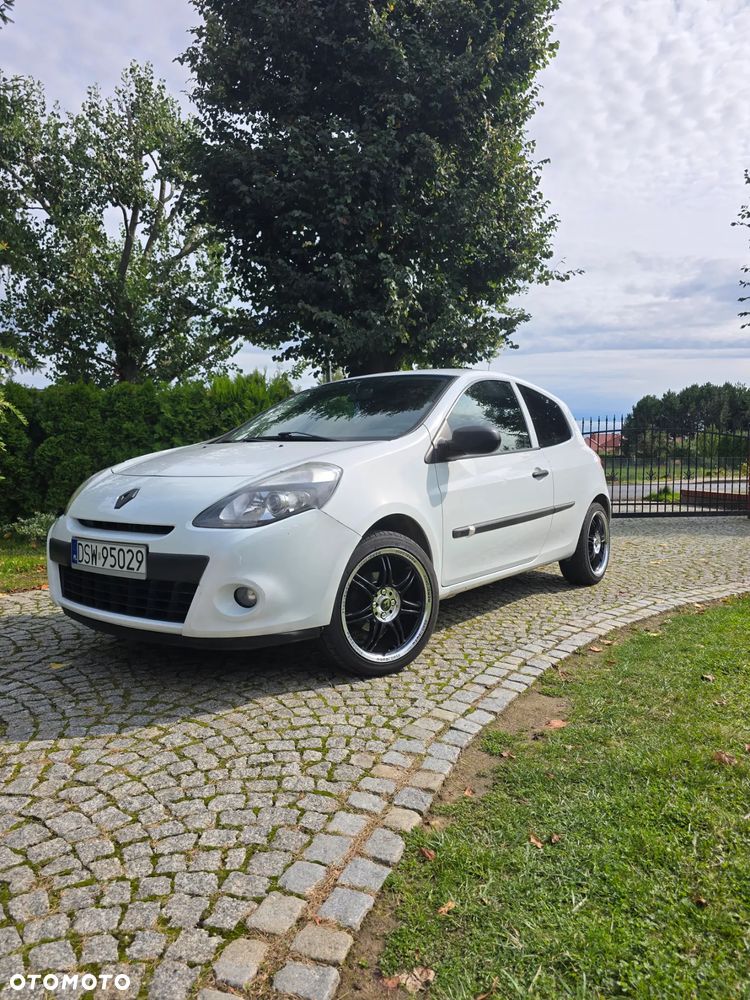 Renault Clio - 1