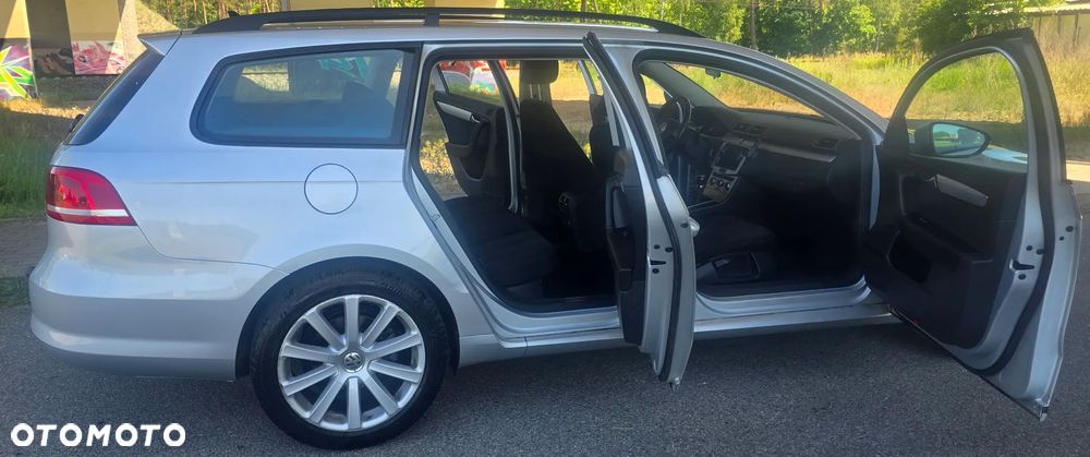 Volkswagen Passat 2.0 TDI DPF BlueMotion Technology Trendline - 17