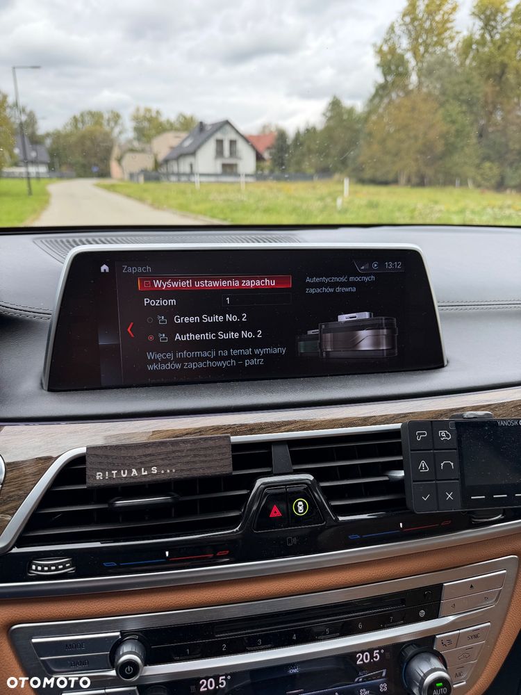 BMW Seria 7 750Li xDrive - 27