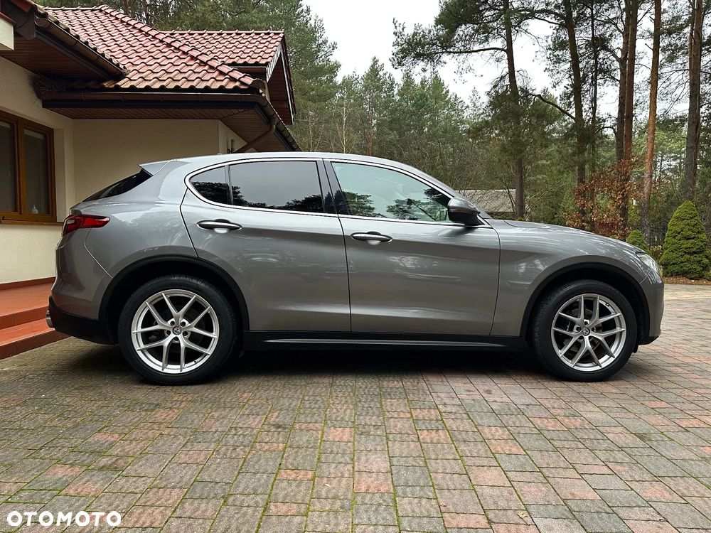 Alfa Romeo Stelvio 2.0 Turbo 16V AT8-Q4 B-Tech - 13