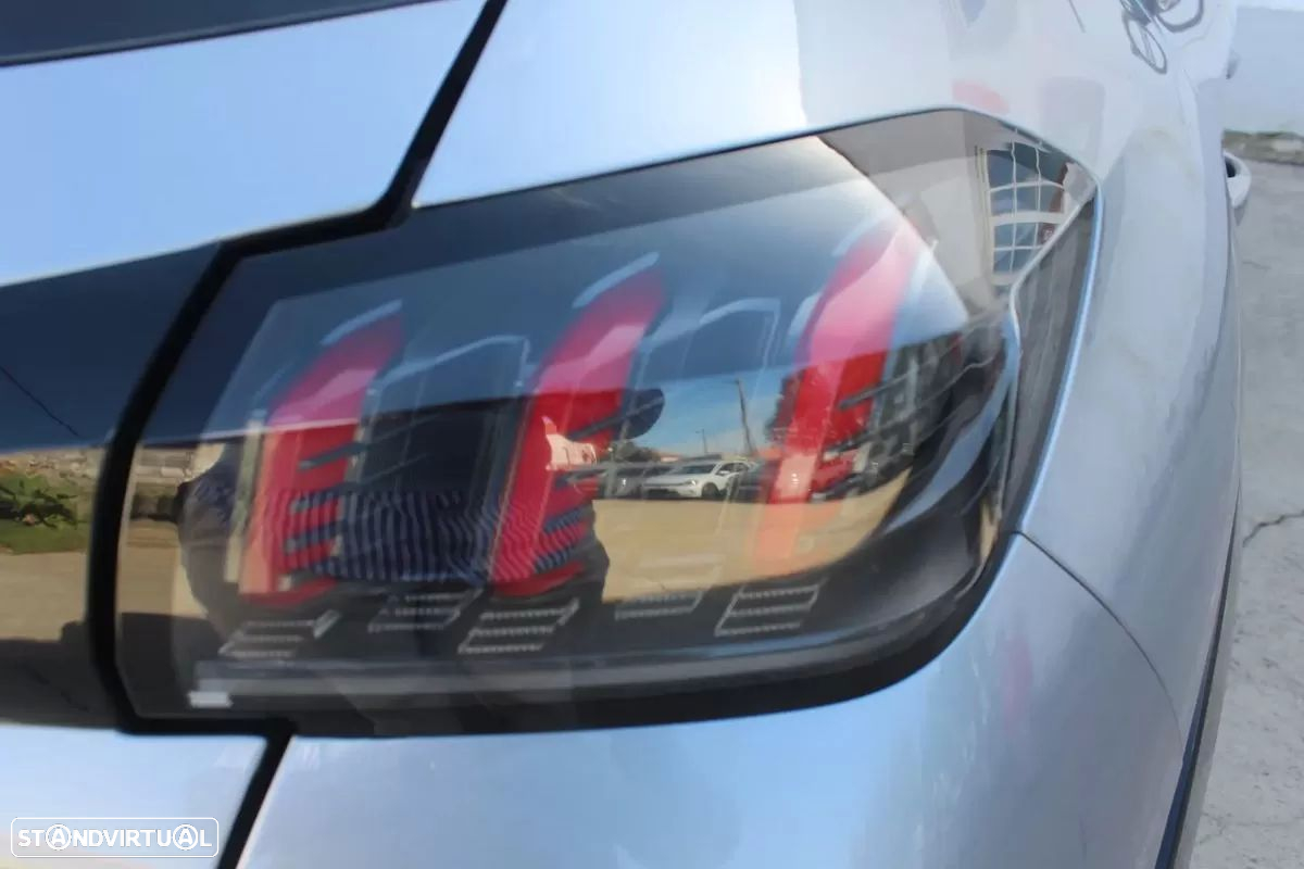 Peugeot 208 1.2 PureTech GT EAT8 - 11