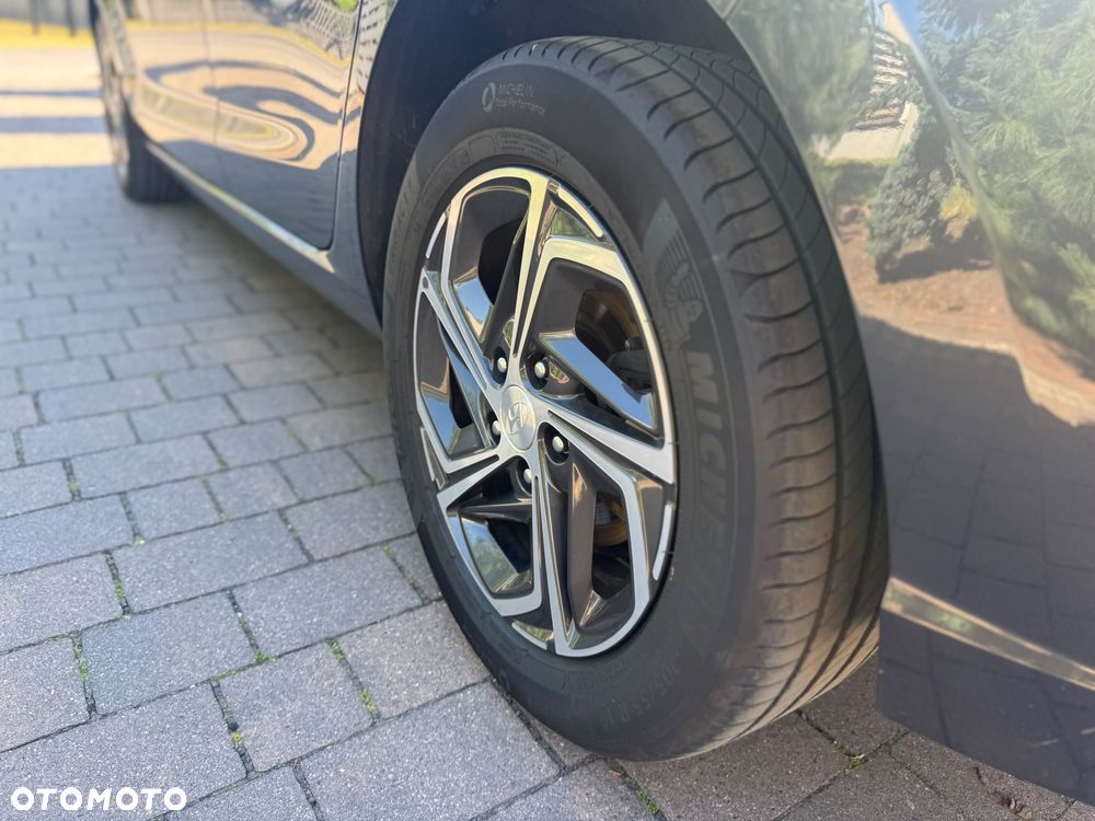 Hyundai i30 1.5 T-GDI 48V-Hybrid DCT EDITION 30 - 12