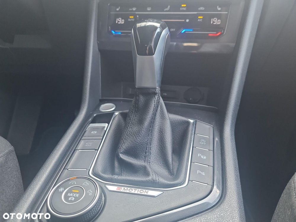 Volkswagen Tiguan Allspace 2.0 TDI 4Mot Elegance DSG - 22