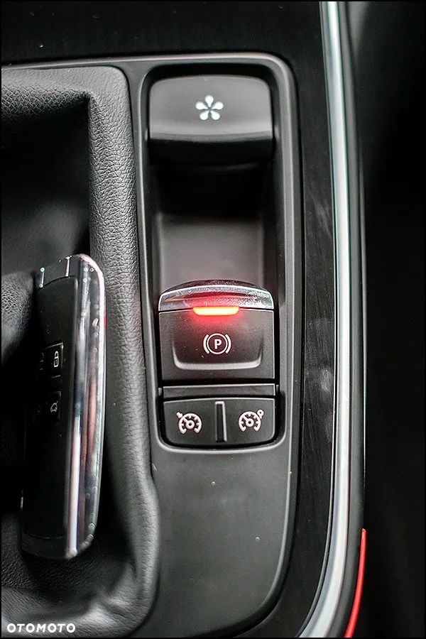 Renault Grand Scenic - 30