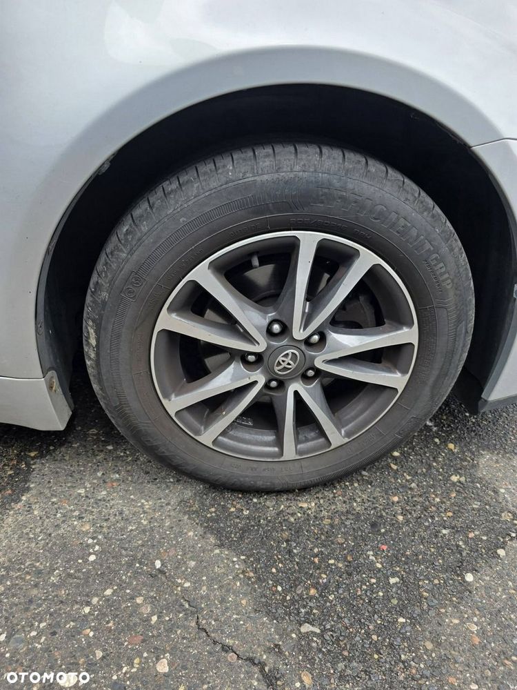 Toyota Avensis 2.0 Premium EU5 - 29