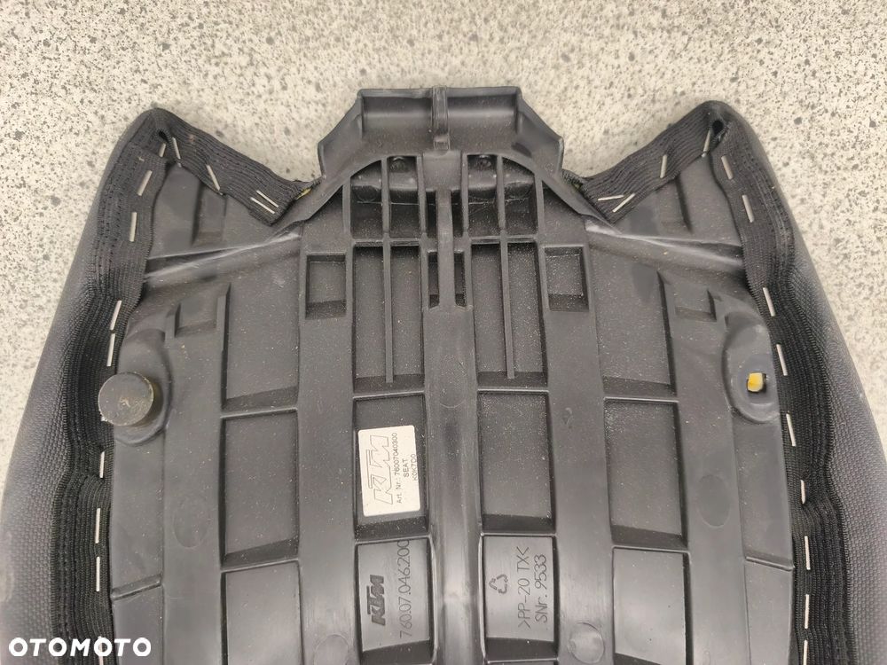Kanapa, fotel przód, siedzenie kierowcy KTM 690 Duke - 13