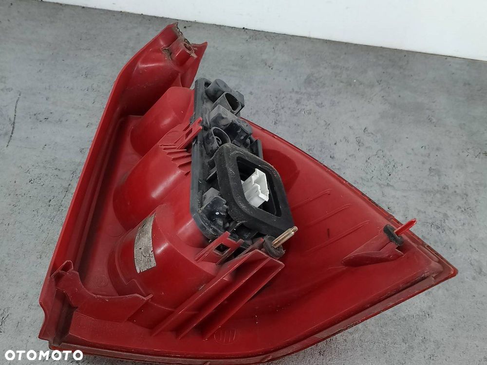 LAMPA TYLNA LEWA PEUGEOT 307 SW FL KOMBI - 4