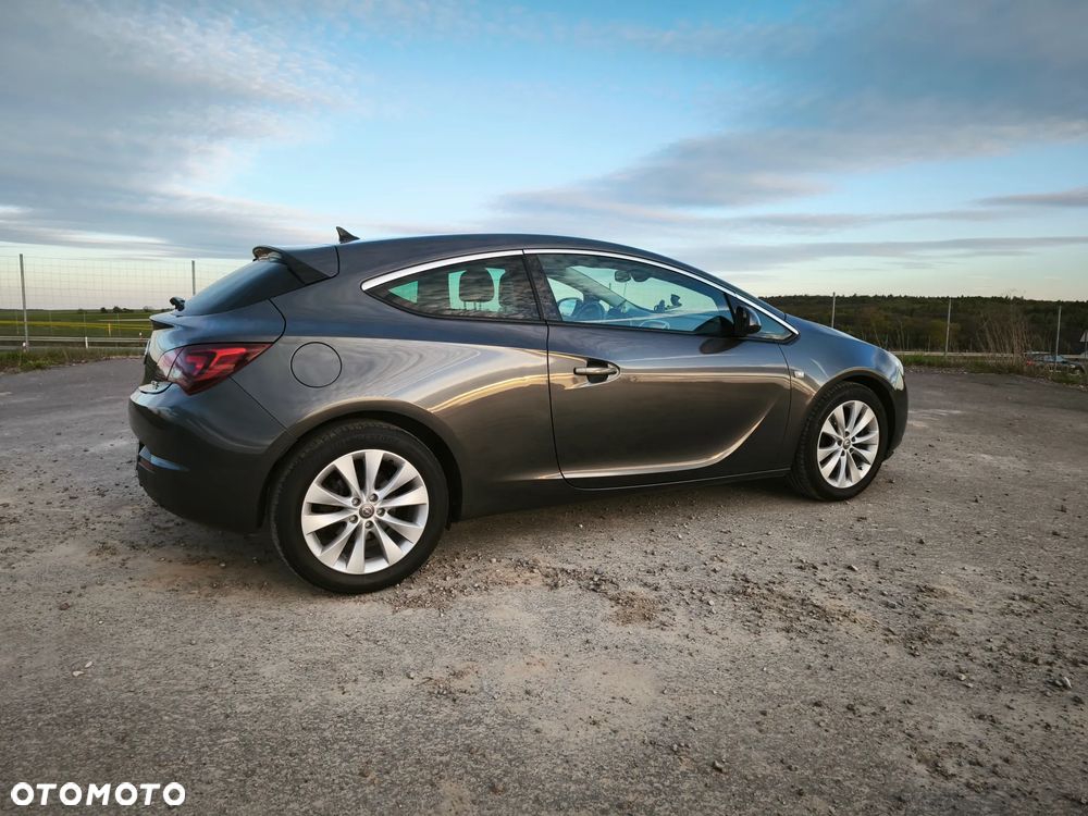Opel Astra 1.4 Turbo - 4