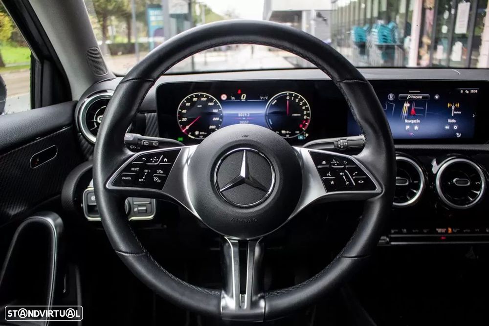 Mercedes-Benz A 250 e - 13