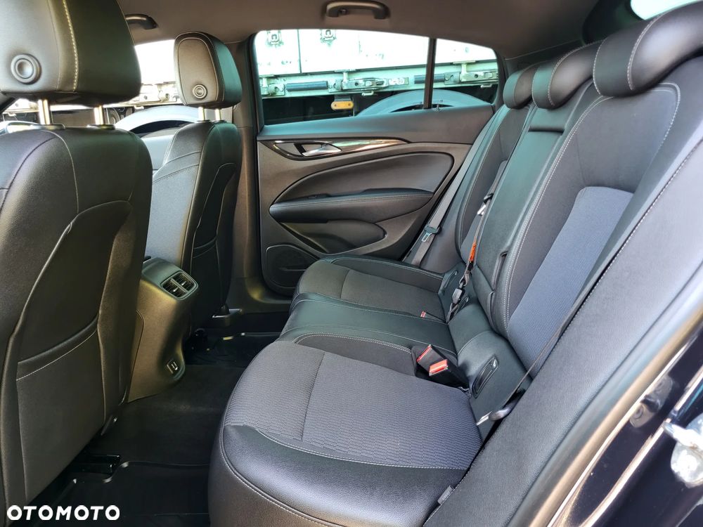 Opel Insignia 1.6 Innovation - 24