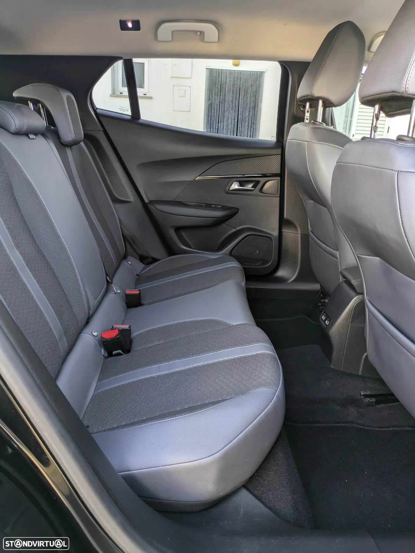 Peugeot 2008 1.2 PureTech Allure - 10