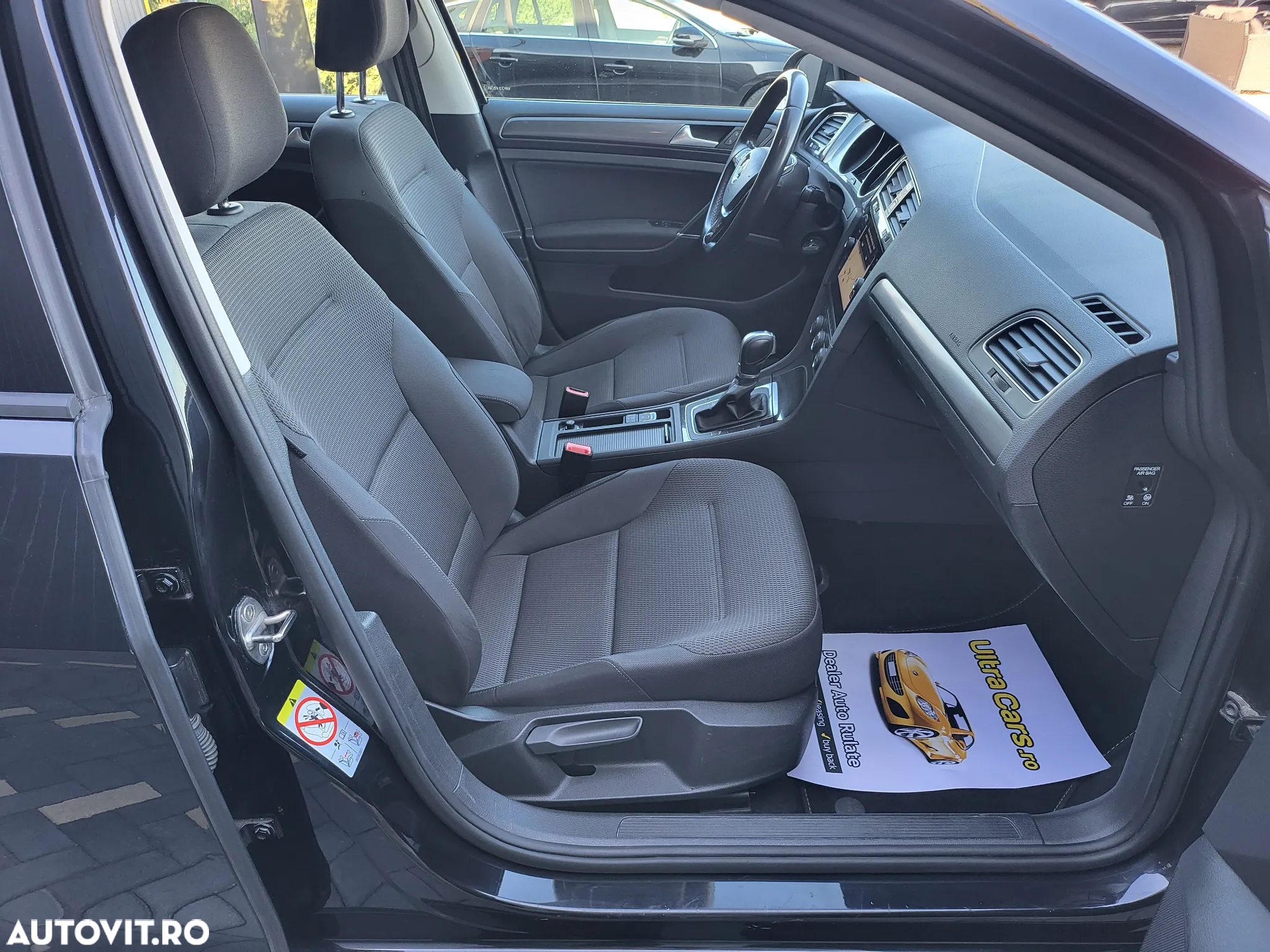 Volkswagen Golf 2.0 TDI DSG Comfortline - 11