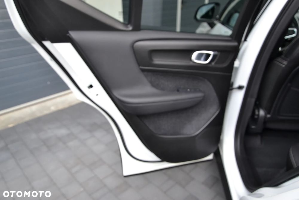 Volvo XC 40 D3 AWD R-Design - 35