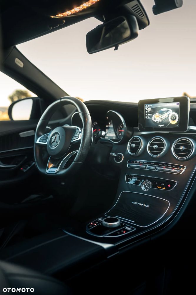 Mercedes-Benz Klasa C AMG 63 AMG Speedshift 7G-MCT - 14