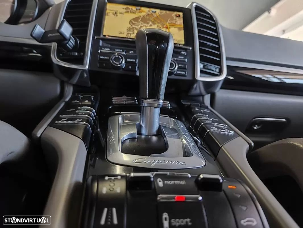 Porsche Cayenne II Platinum Edition - 46