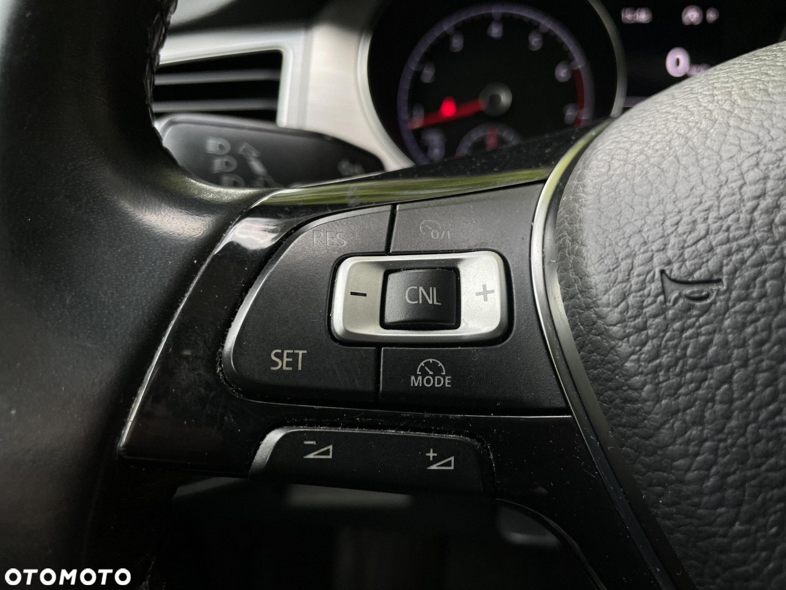 Volkswagen Golf VII 1.4 TSI BMT Comfortline DSG - 25
